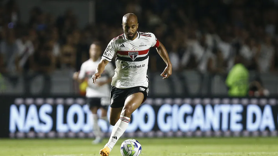 Lucas Moura passa por cirurgia após romper tendão de Aquiles